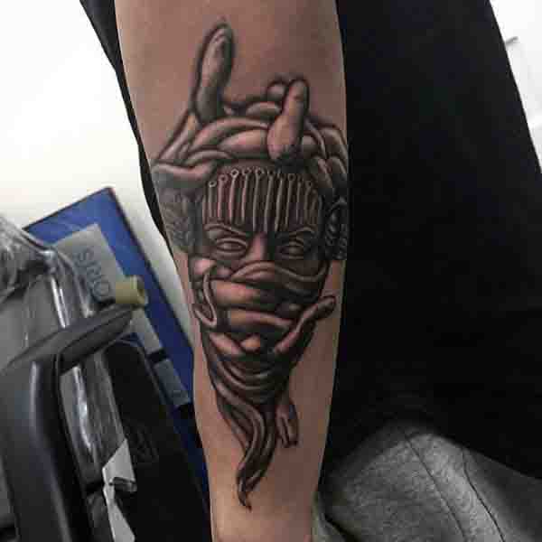 tatuagem medusa 133