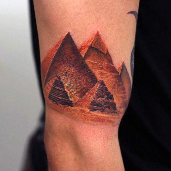 68 Tatuagens das pirâmides do Egito (com o significado)
