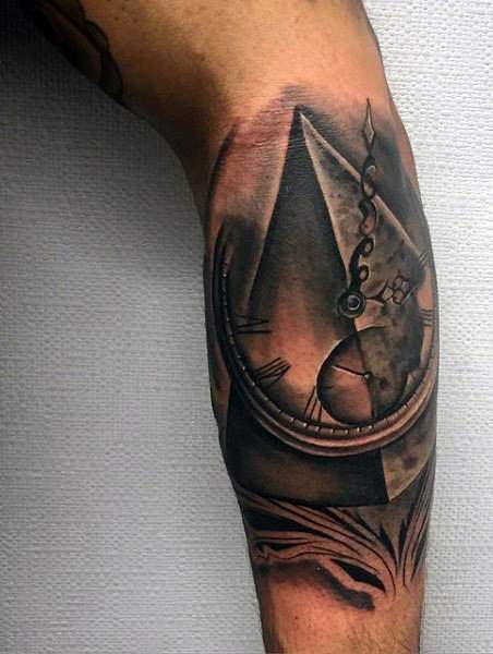 tatuagem piramide egito 203
