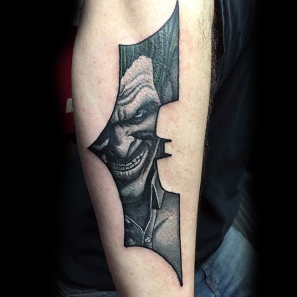 tatuagem batman 115