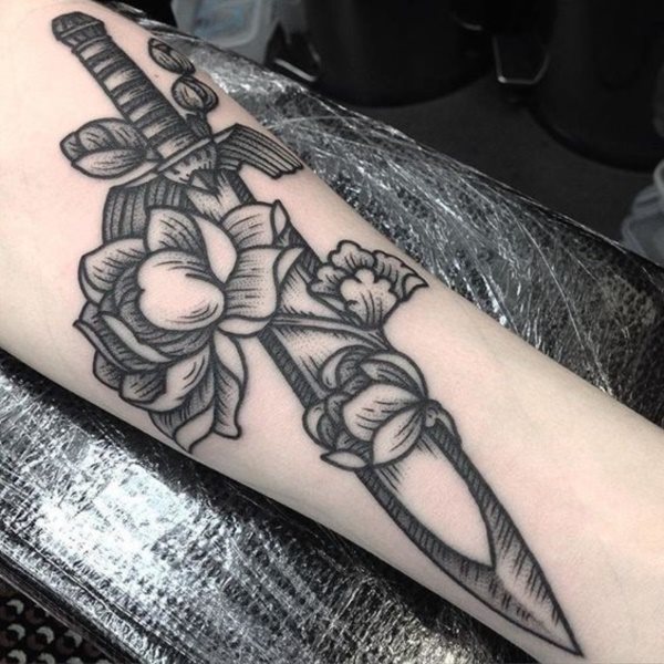 tatuagem espada 38