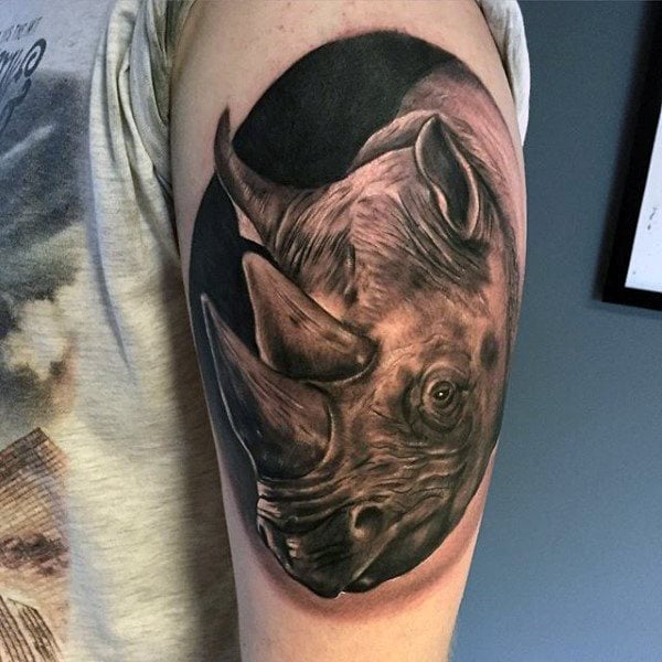 70 tatuagens de rinocerontes (com o seu significado)