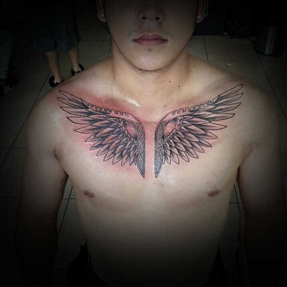 tatuagem asas 303