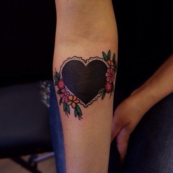 tatuagens de corações desenhos e os seus significados