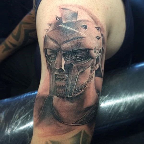 49 Lindas tatuagens de gladiadores que mostram a sua força – entenda os significados