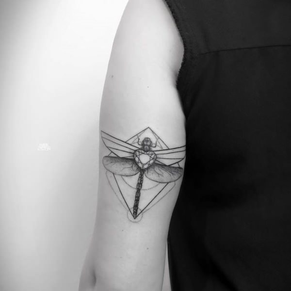 tatuagem geometrica 1002