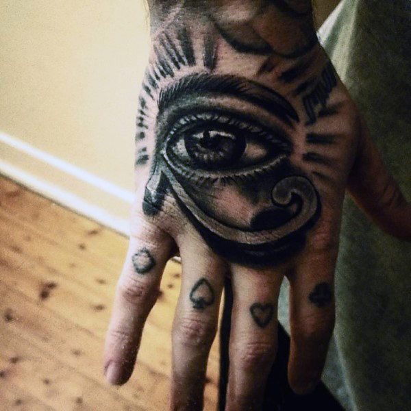 tatuagem olho de horus 18