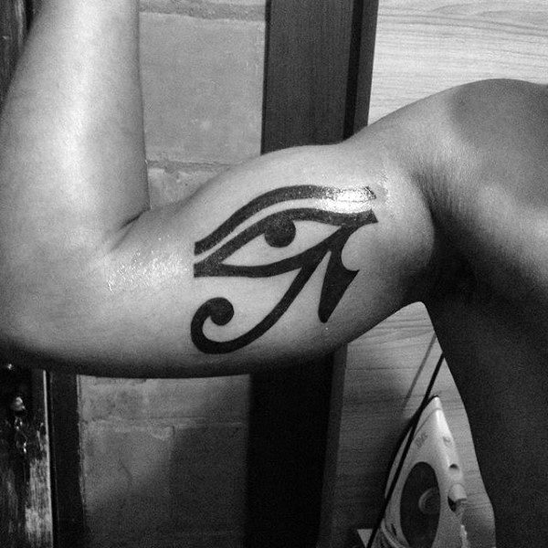 tatuagem olho de horus 21