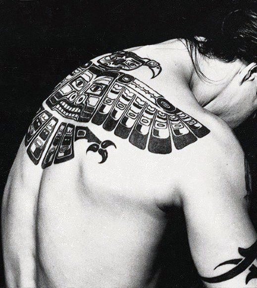 tatuagem aguia nas costas 63