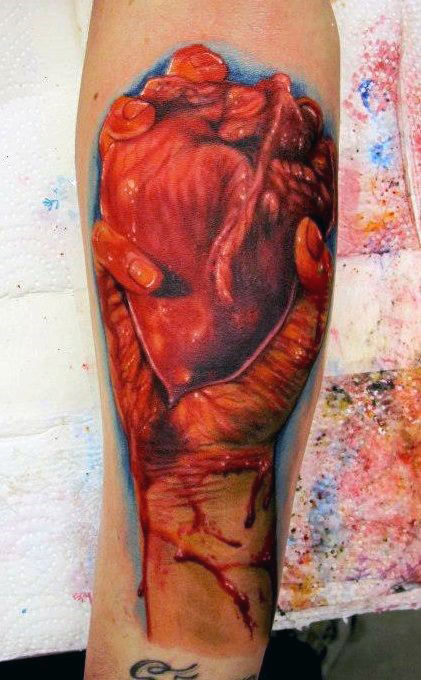 tatuagem coracao anatomico realista 05