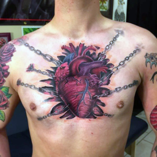 tatuagem coracao anatomico realista 39