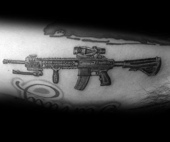 tatuagem AR 15 71