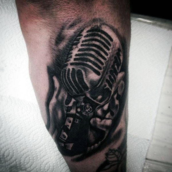 tatuagem microfone 18