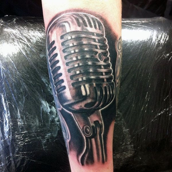 tatuagem microfone 24