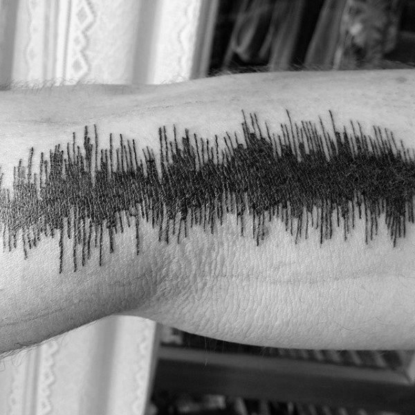 tatuagem ondas sonoras 44