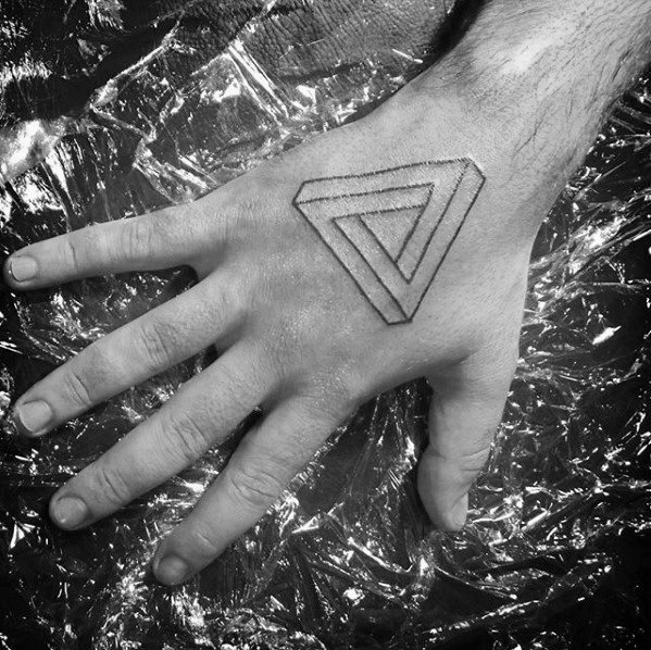 tatuagem triangulo penrose 5050