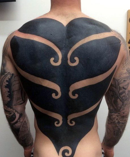 tatuagem tribal costas 104