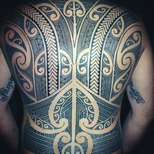 tatuagem tribal costas 28