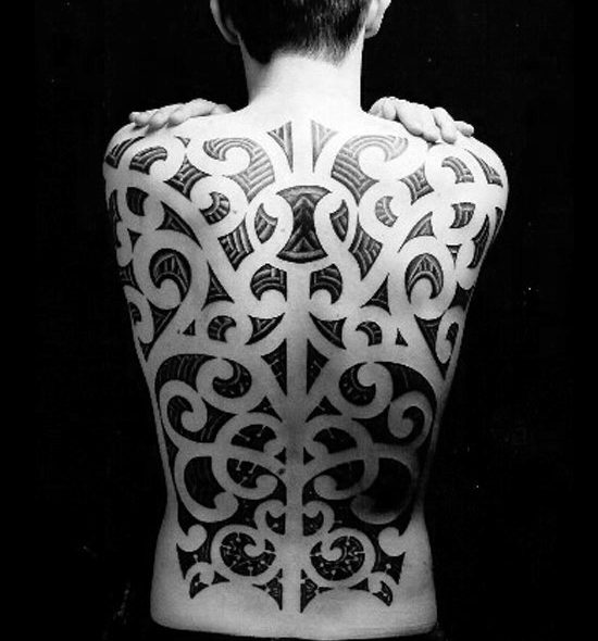 tatuagem tribal costas 38