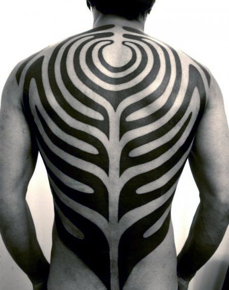 tatuagem tribal costas 62