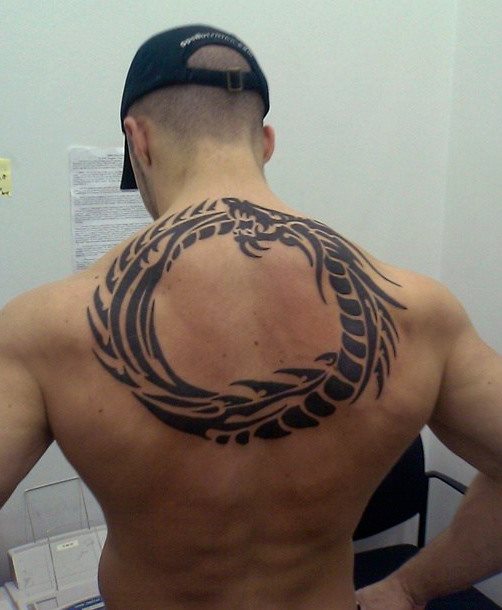 tatuagem tribal costas 70