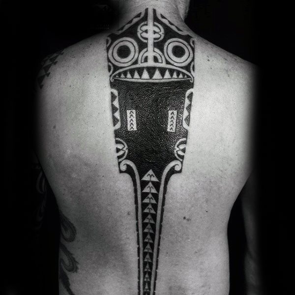tatuagem tribal costas 76