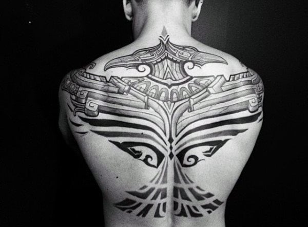 tatuagem tribal costas 78