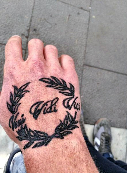 Verani Tattoo - Veni, vidi, vici é uma expressão em latim que significa em  português Vim, vi e venci. Nasceu a partir de uma carta em que o  imperador romano Júlio César