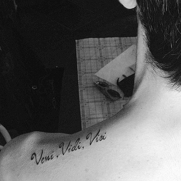 Verani Tattoo - Veni, vidi, vici é uma expressão em latim que significa em  português Vim, vi e venci. Nasceu a partir de uma carta em que o  imperador romano Júlio César