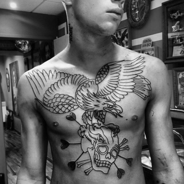 tatuagem aguia peito 125