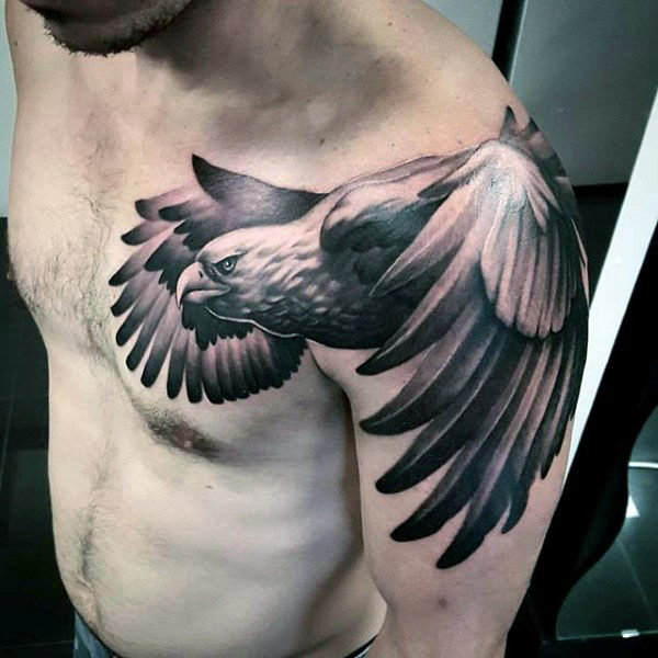 tatuagem aguia peito 127