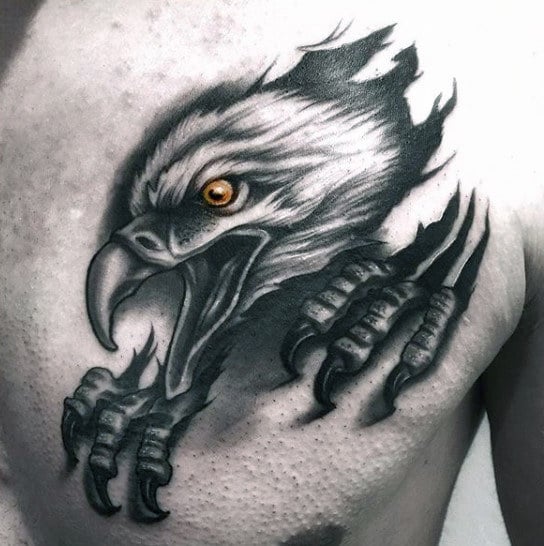 tatuagem aguia peito 139