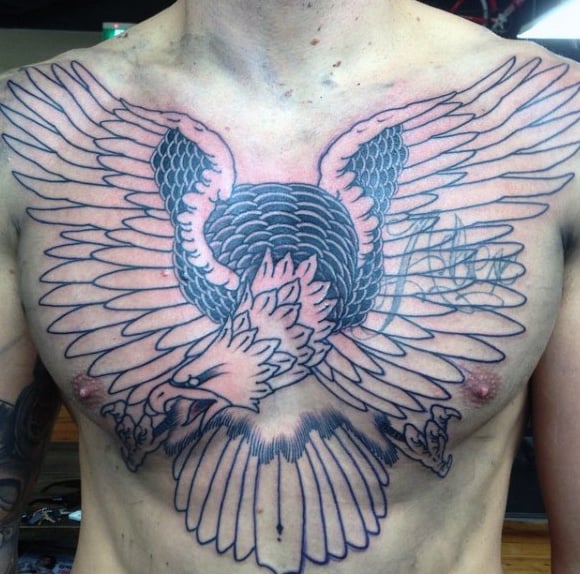tatuagem aguia peito 47