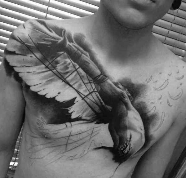 tatuagem asas no peito 59