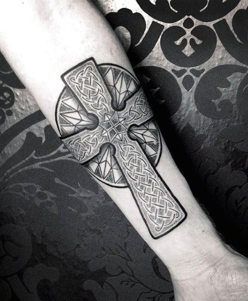 tatuagem cruz celta 13