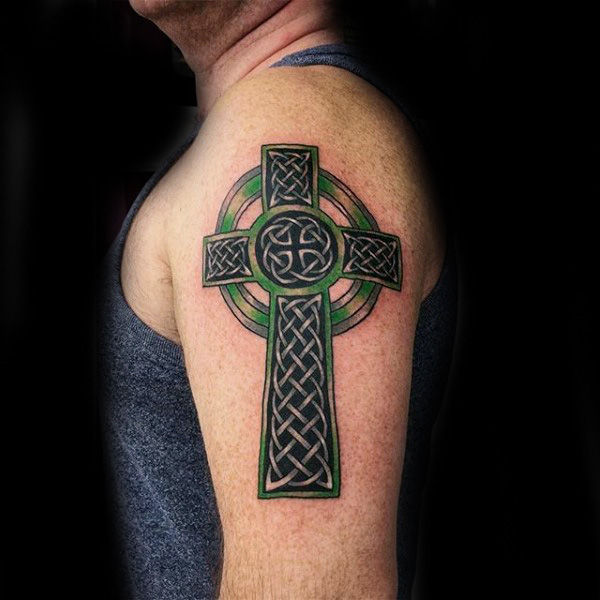 tatuagem cruz celta 17