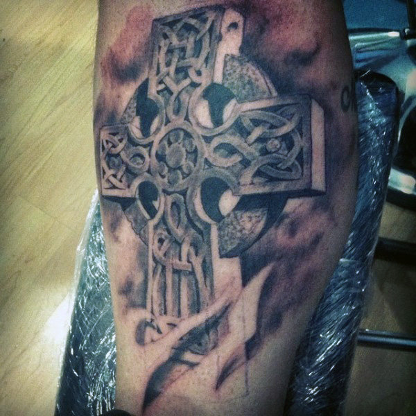 tatuagem cruz celta 77