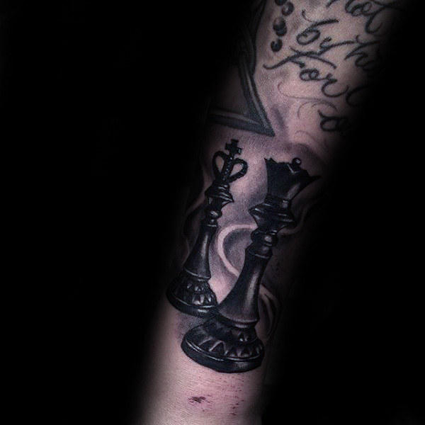 All sizes  Tattoo do @will_per Peças de Xadrez Rei e Rainha #king #queen  #chess #chesspieces #chessgame #draw #drawing #hathox #tattoo #tatuagem  #tattooists #tattoos #tattooart #tattooartist #tattooed #tattooink  #tattoolove #tattoolife #tattooinked