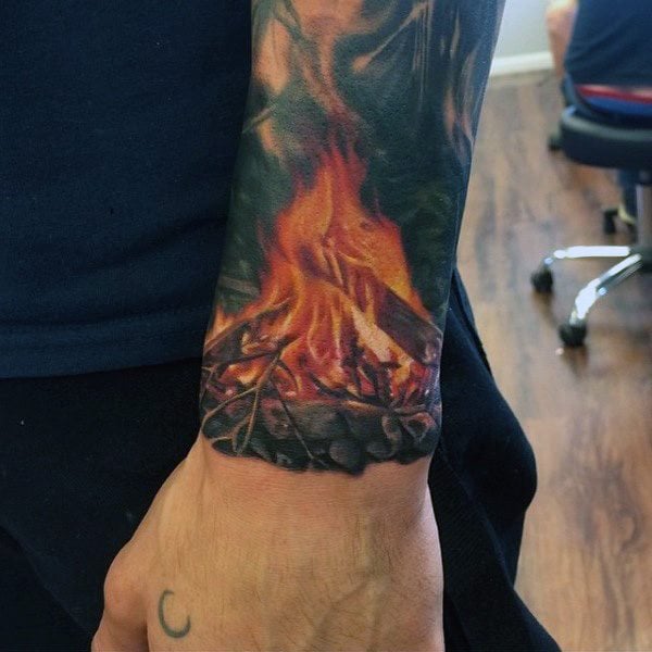 tatuagem chama fogo 69