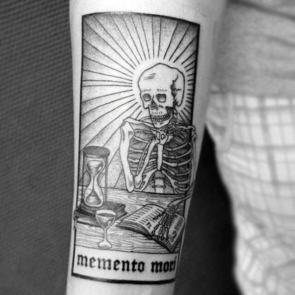 tatuagem frase memento mori 89