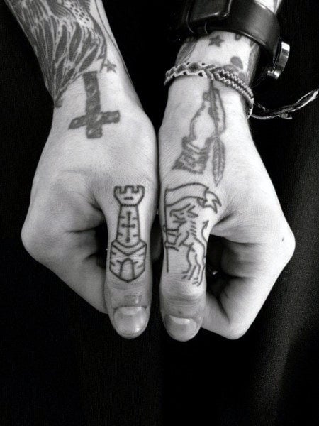 tatuagem nos dedos 151