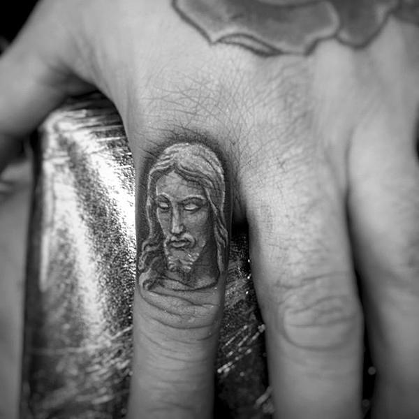 tatuagem nos dedos 161