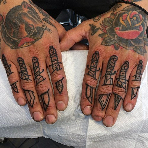 tatuagem nos dedos 179