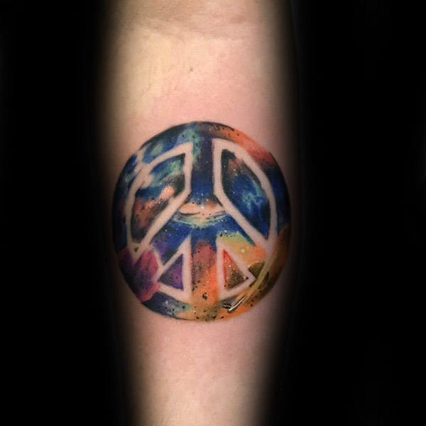 62 Tatuagens do símbolo da paz (com o significado)