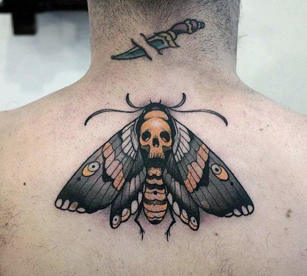 tatuagem traca mariposa 127
