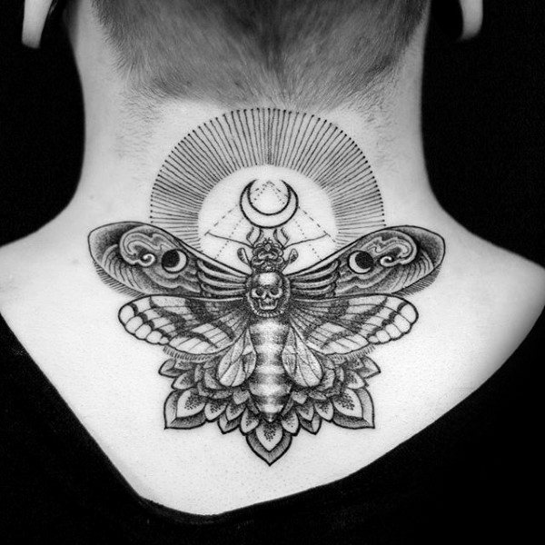 tatuagem traca mariposa 53