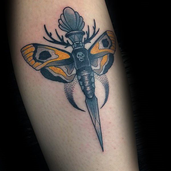 tatuagem traca mariposa 59