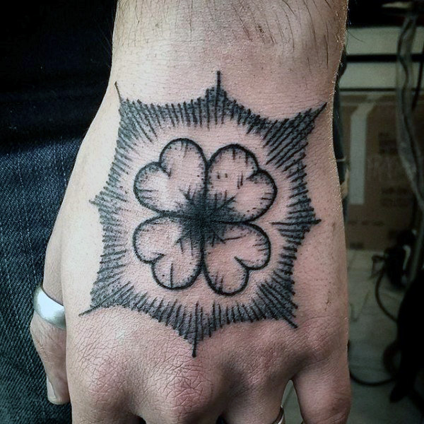 tatuagem trevo de quatro folhas 45