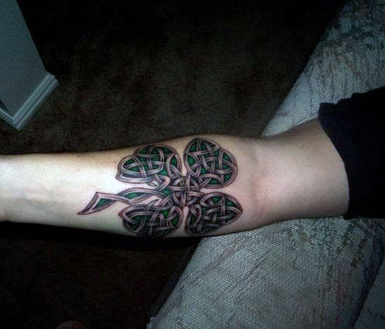 tatuagem trevo de quatro folhas 55