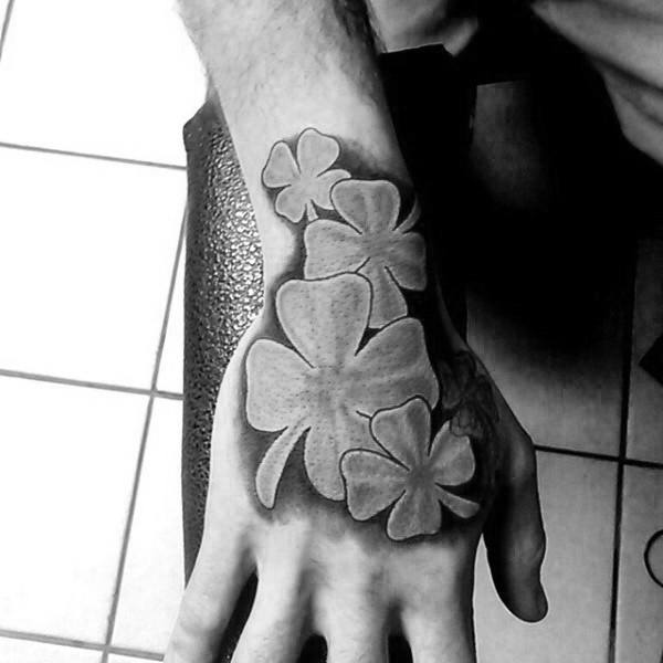 tatuagem trevo de quatro folhas 97